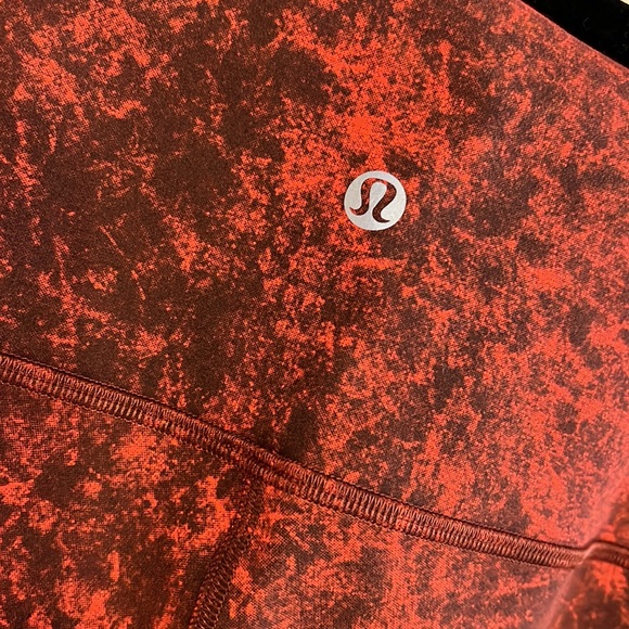Lululemon Wunder Train High Rise Tight 28” in Denim Wash Print Autumn Red Black - Picture 5 of 6